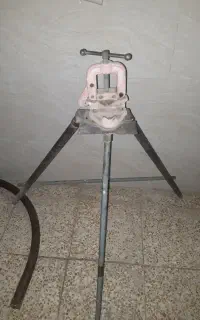 گیره سه پایه