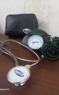 فشار سنج وگوشی