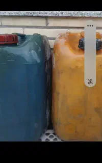 ۴ تا گالن خارجی نفتی همراه درب معاوزه