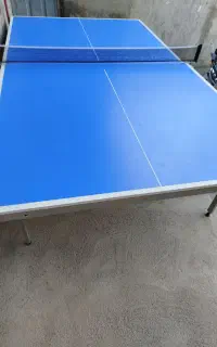 میز پینگ‌ پنگ چرخدار و تاشو در حد نو