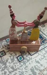 مجسمه چوبی