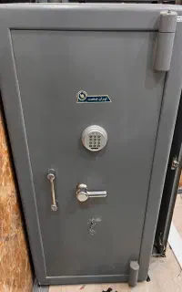 گاوصندق ۵۵۰ کیلویی