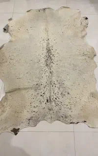 فرش پوست گاو سفید