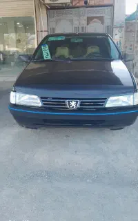 پژو ۸۳مشکی