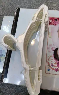 چوب لباسی سفید
