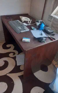 میز چوبی بزرگ جنس خوب مناسب تحر یر ، رایانه چاپگر