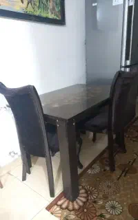 میز نهار خوری با ویترین