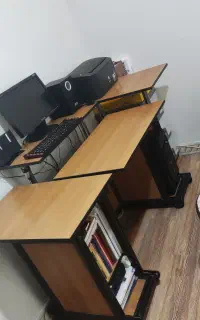 میز تحریر و میز کامپیوتر