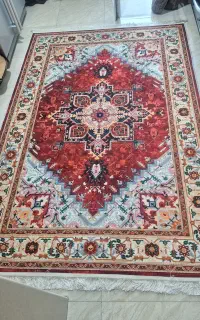 یک عدد  فرشینه ۴ متری
