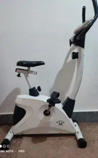 دوچرخه ثابت ورزشی