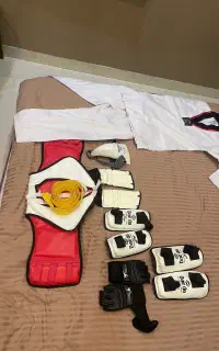 لباس تکواندو با کلاه