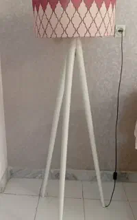 آباژور ایستاده