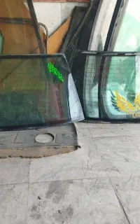 فروش ونصب شیشه اتومبیل دست دوم ونو