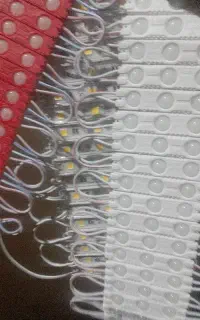 60 عدد اس ام دی . رنگ قرمز سفید