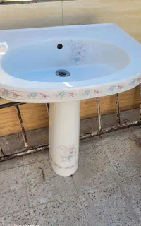 روشویی سفید و براق