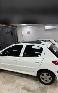 ۲۰۶ سقف شیشه ۱۴۰۱