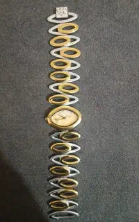 تعدادی ساعت مچی زنانه