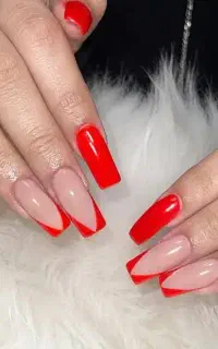 خدمات تخصصی ناخن در خانه ناخن ساینا