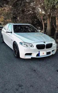 بی ام و ۵۵۰ مدل ۲۰۱۶، ۸ سیلندر تویین توربو