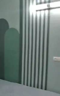 نقاشی ساختمان توسط نقاش خانم