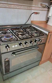 اجاق گاز طرح فر استیل صدرا الکتریک سالم مرتب