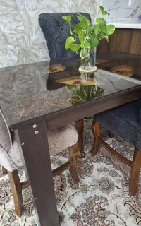 میز ناهارخوری چوبی کارکرده با ۴ صندلی چستری