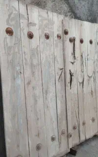 درب چوبی قدیمی