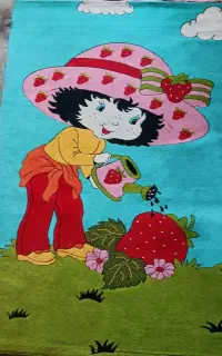 فرش دختر توت فرنگی