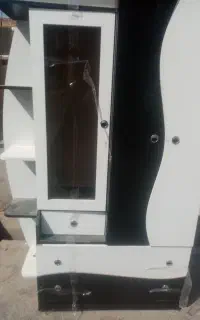 ویترین نونوشیشه ای وکمدنوجوان