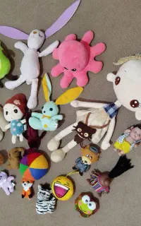 همه اسباب بازی ها باهم بفروش می‌رسد