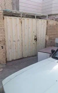 در و پنجره رو پنجره تمیز