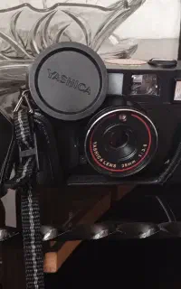 یک عدد دوربین عکاسی بفروش میرسد