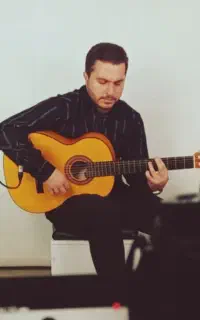 کلاس آموزش گیتار