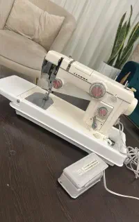 چرخ خیاطی ژانومه 802 در حد آکبند