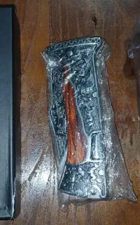 چاقو کلمبیا کلکسیونی با غلاف چرم طرح برجسته دار