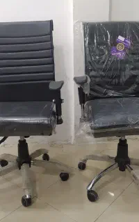 صندلی انتظار ومیز