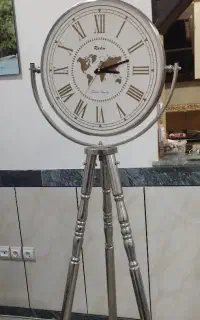 ساعت ایستاده