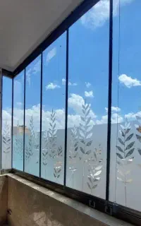 شیشه‌ بالکنی پنجره‌ بالکنی‌ جام بالکنی‌ جان پناه