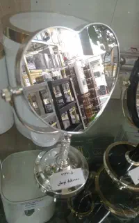 آینه پایه دار رومیزی (یک سمت بزرگ نما )