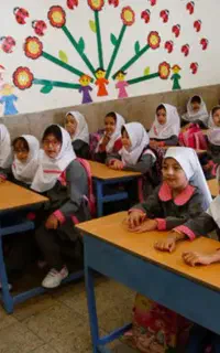 متقاضیان در ادارات و مدارس+ گواهی دانشگاه