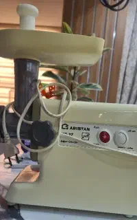 چرخگوشت تمیز و سالم aristan