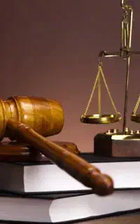 وکالت توسط وکیل پایه یک خانم