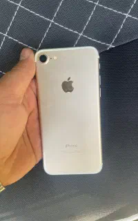 ایفون ۷ حافظه ۳۲ تمیز