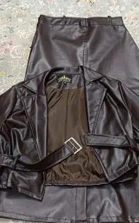 کت و دامن چرم