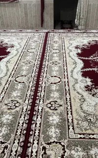 دو عدد فرش ۵*۴ زمینه لاکی کبیر یزد