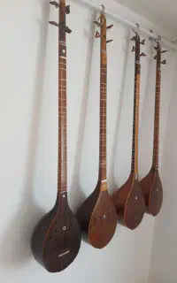سه تار بهروز...