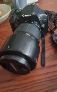 دوربین EOE550D