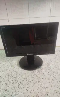 دو عدد مانیتور led و یک عدد crt