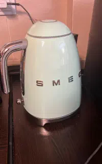 کتری برقی اسمگ smeg