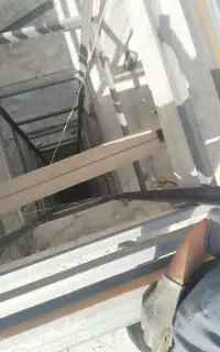 کمک نصاب در آسانسور